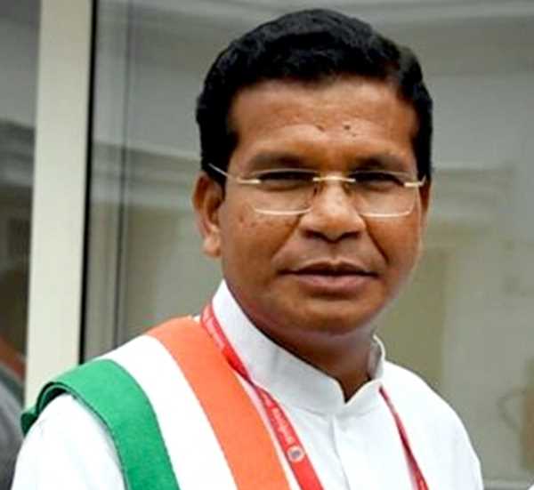 छग रोजगार मिशन युवाओं के विकास में मील का पत्थर बनेगा : मरकाम